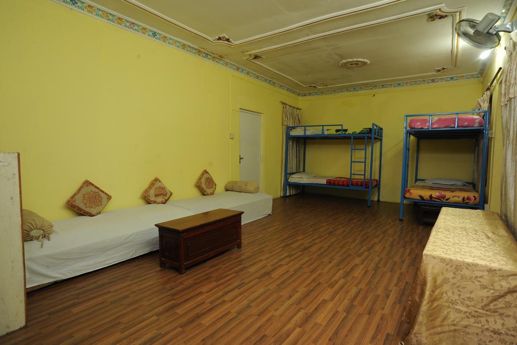 Hotel Himalaya Yoga Катманду Экстерьер фото
