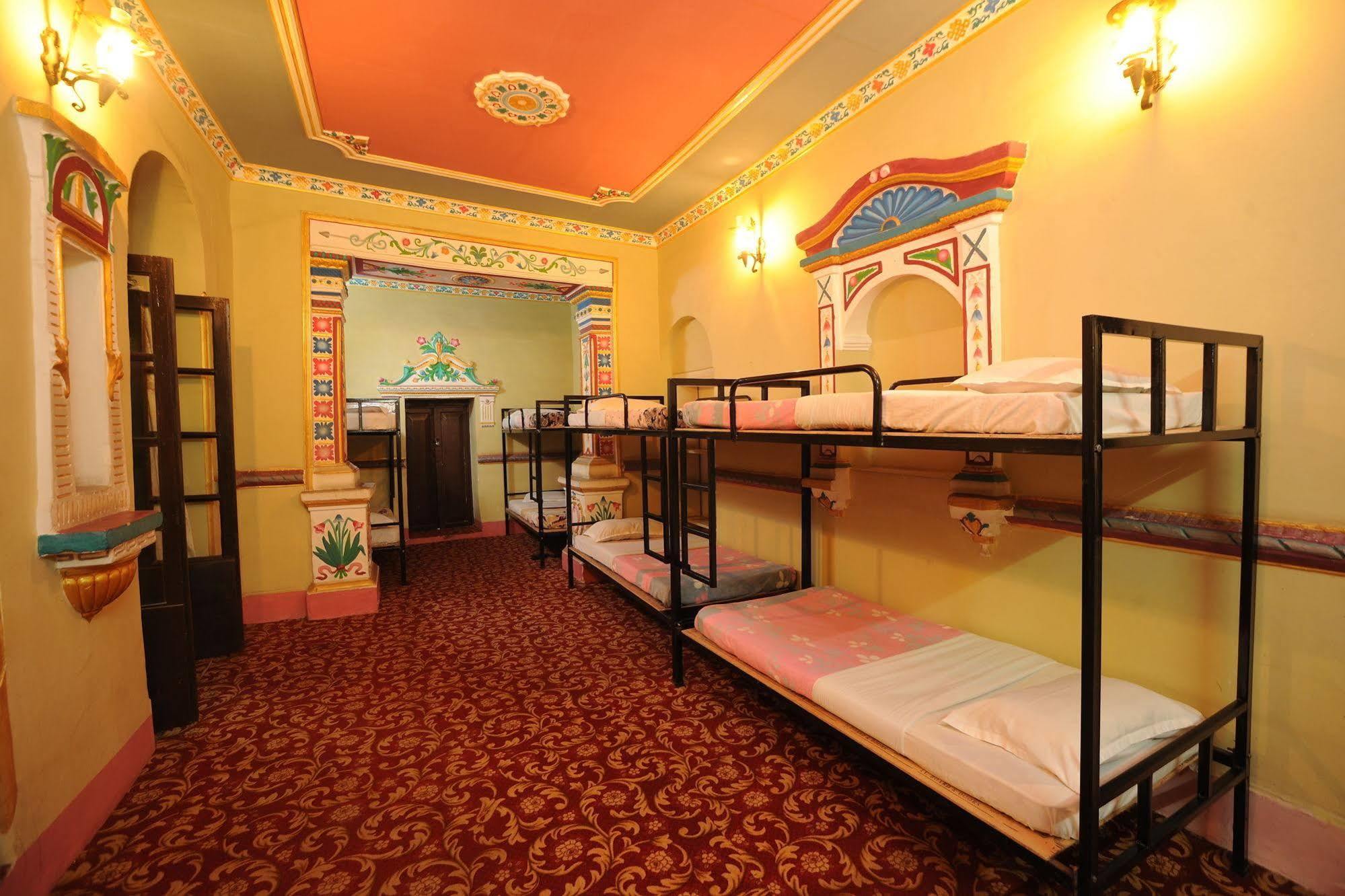 Hotel Himalaya Yoga Катманду Экстерьер фото