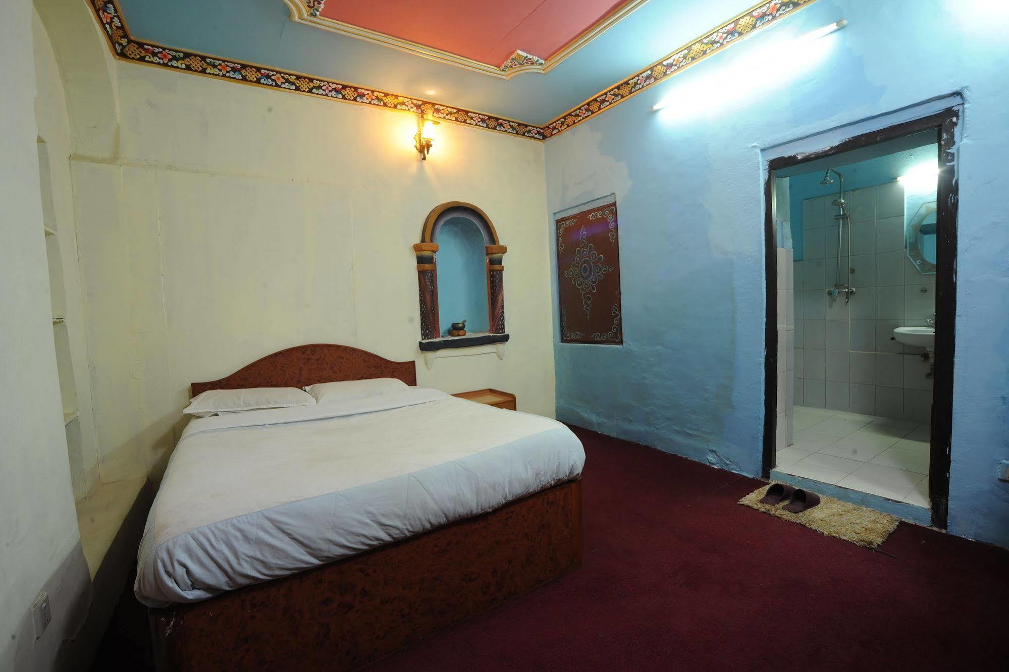 Hotel Himalaya Yoga Катманду Экстерьер фото